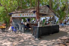 beach-bar-Maldives