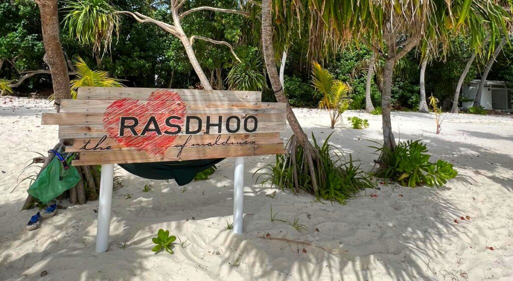 rasdhoo beach